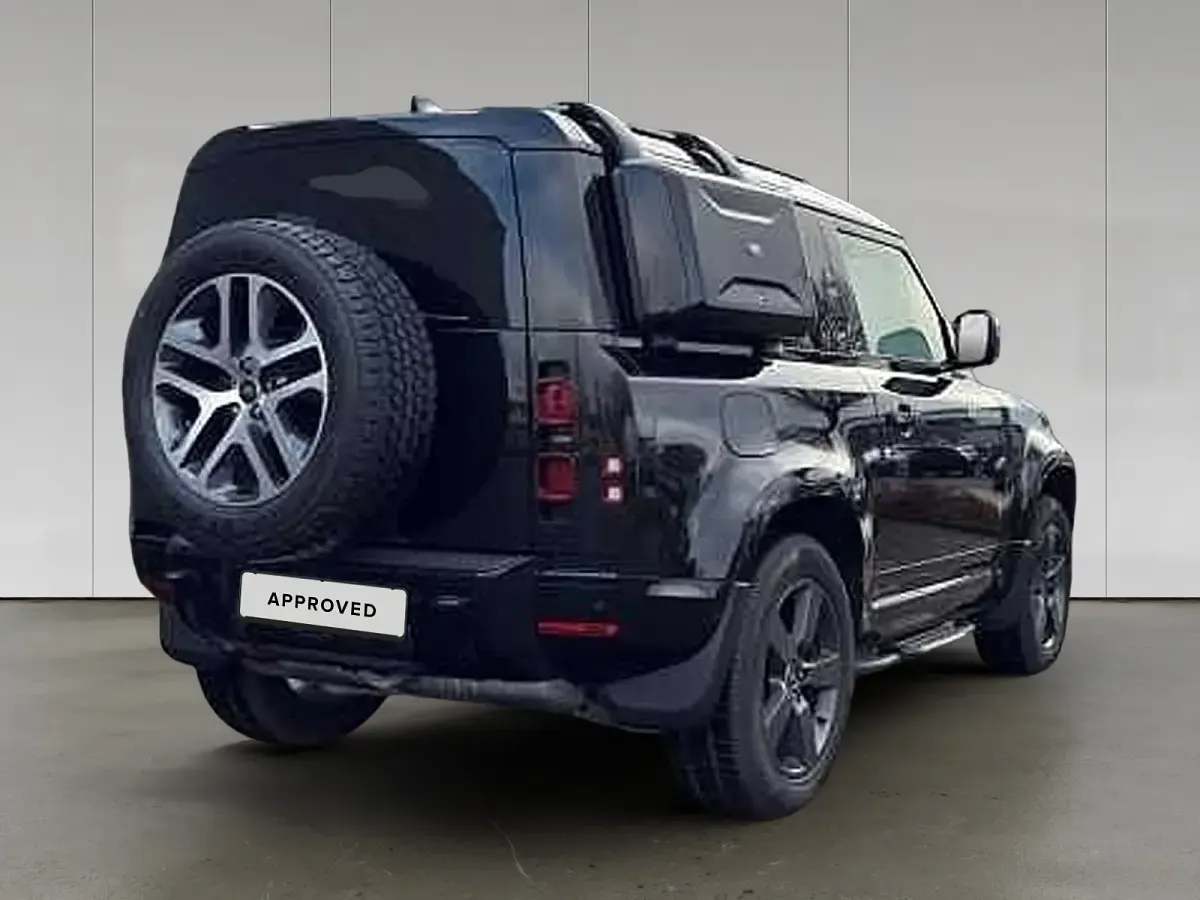Gebraucht Land Rover Defender SE Dynamic 202 PS (148 kW) 2025 Santorini black SUV