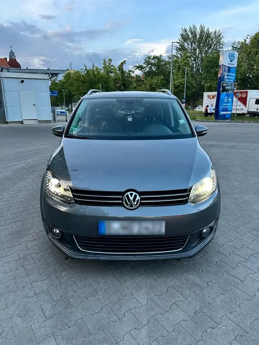 Gebraucht VW Touran Cross 115 PS (84 kW) 2011 Braun Van / Kleinbus