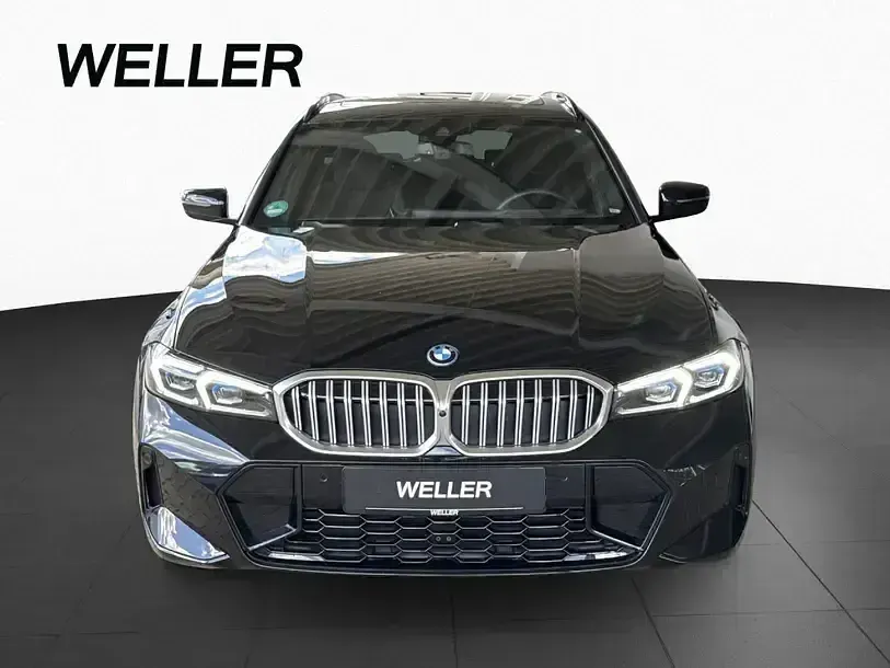 Gebraucht BMW 330e M Sport 292 PS (214 kW) 2025 Black sapphire (schwarz) Kombi