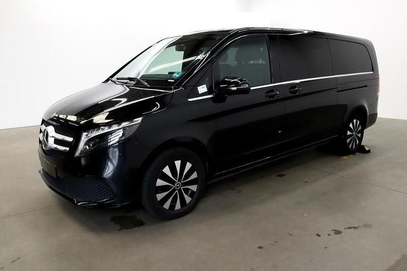 Schwarz obsidianschwarz metall Gebraucht 2023 Mercedes V300 Avantgarde Van / Kleinbus | 56.490 € (Superpreis) - Bild 1/4