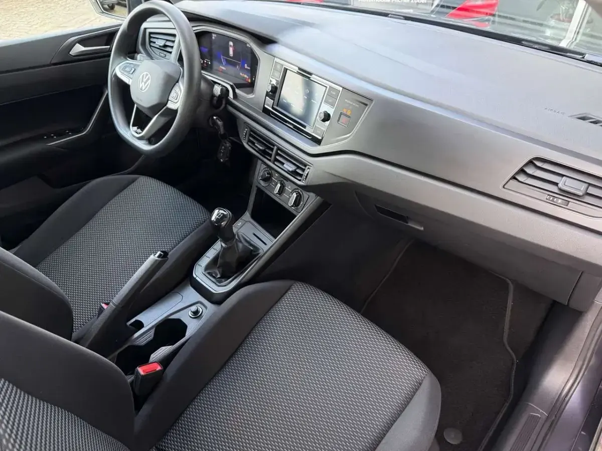 Gebraucht VW Polo 80 PS (58 kW) 2022 Rauchgrau metallic Kleinwagen