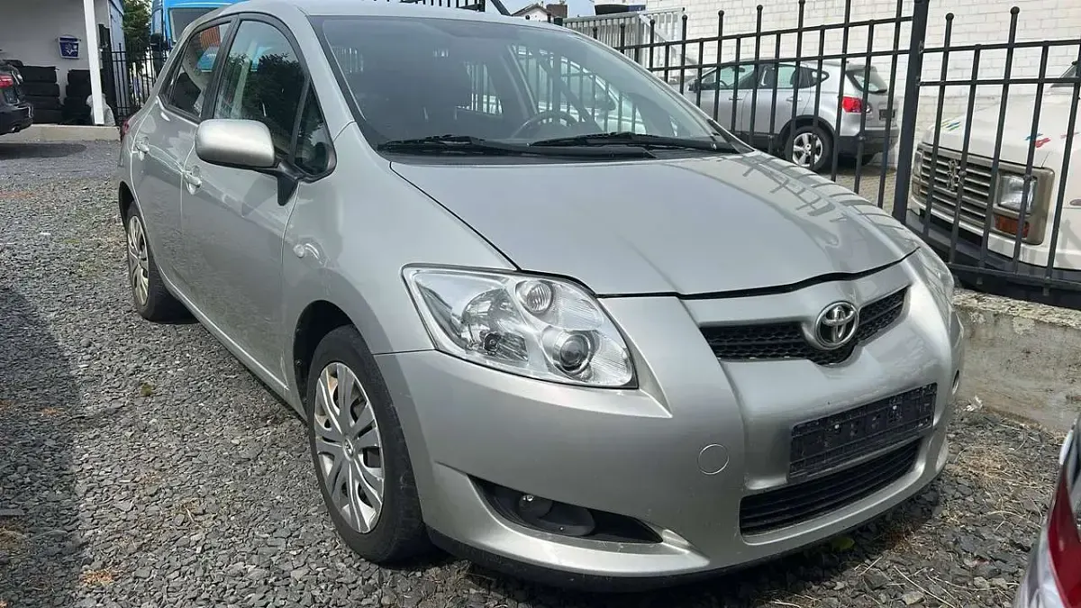 Gebraucht Toyota Auris 124 PS (91 kW) 2008 Gold Kleinwagen