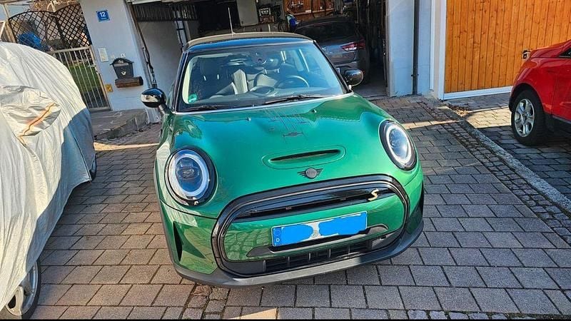 Gebraucht Mini Cooper SE Classic 135 kW (184 PS) 2023 Grün Kleinwagen