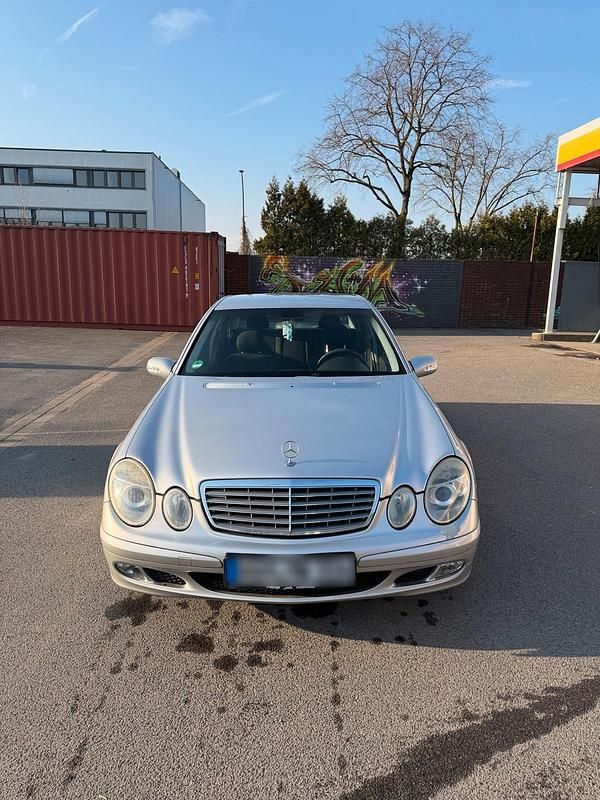 Gebraucht Mercedes E200 122 PS (89 kW) 2004 Grau Limousine
