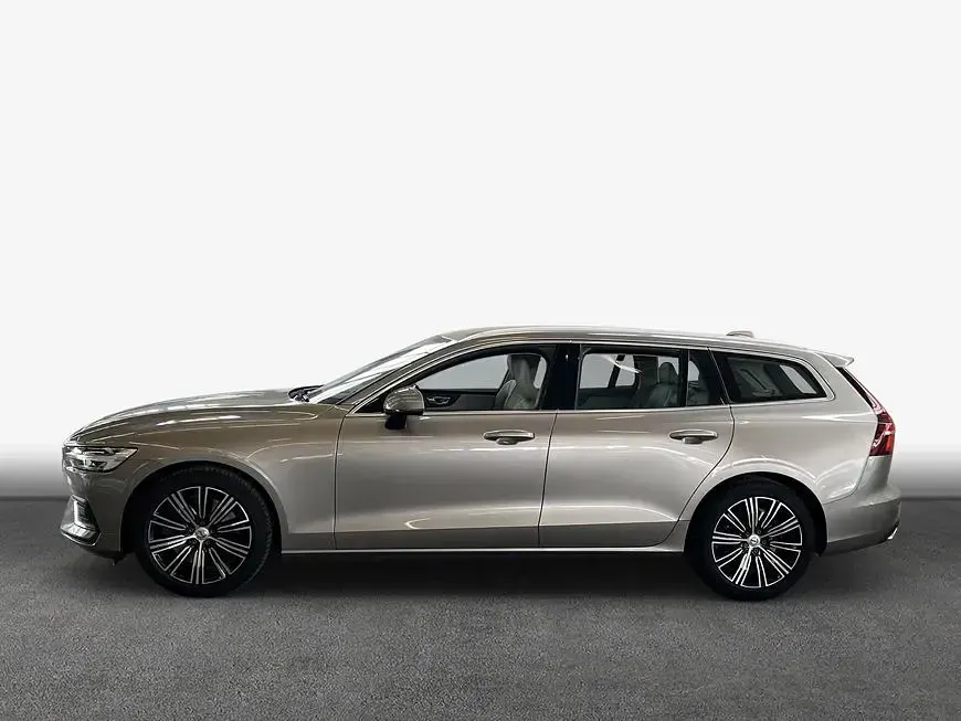 Gebraucht Volvo V60 Inscription 250 PS (183 kW) 2019 Grau Kombi