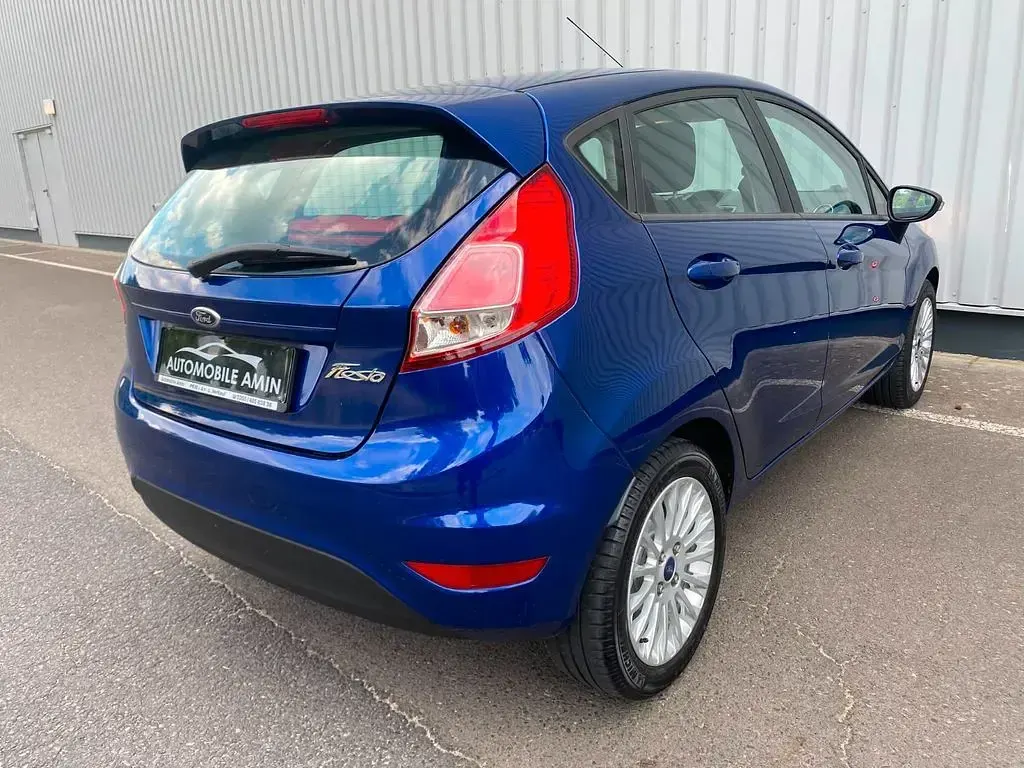 Gebraucht Ford Fiesta 82 PS (60 kW) 2014 Blau Kleinwagen