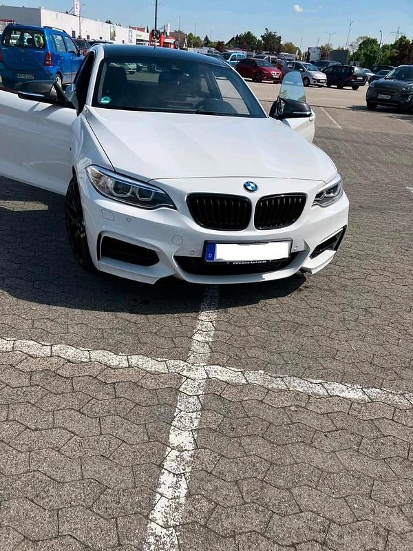 Gebraucht BMW M235 Sport Line 326 PS (239 kW) 2016 Weiß Coupé