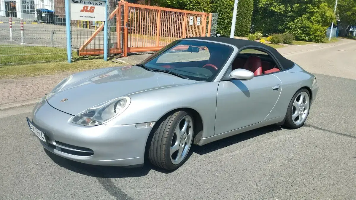 Gebraucht Porsche 996 300 PS (220 kW) 1999 Silber Cabrio