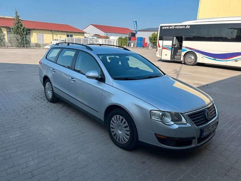 Gebraucht VW Passat Trendline 140 PS (102 kW) 2010 Silber Kombi