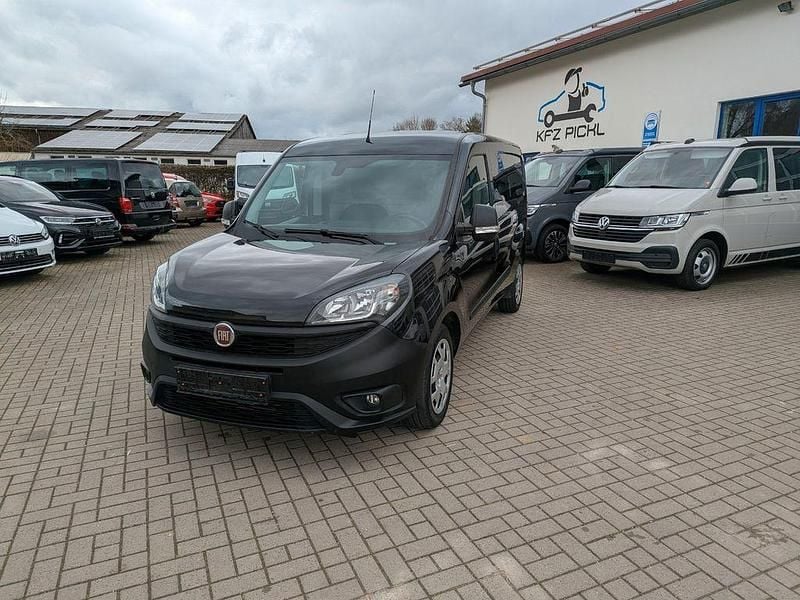 Gebraucht Fiat Doblò 105 PS (77 kW) 2021 Schwarz Van / Kleinbus