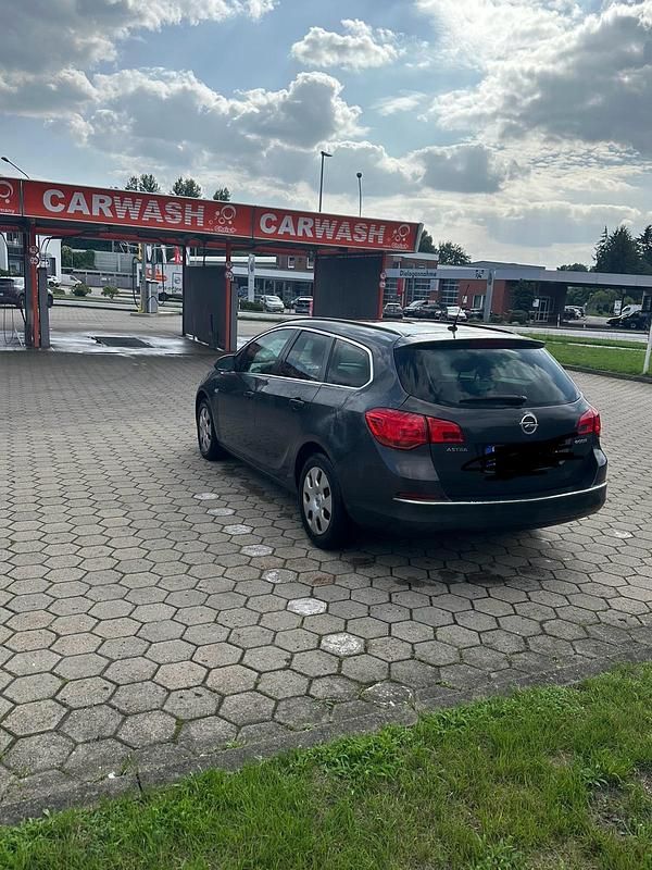 Gebraucht Opel Astra 110 PS (80 kW) 2015 Kombi