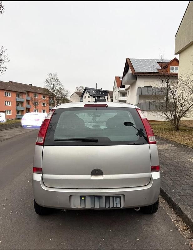 Gebraucht Opel Meriva 90 PS (66 kW) 2004 Silber Van / Kleinbus