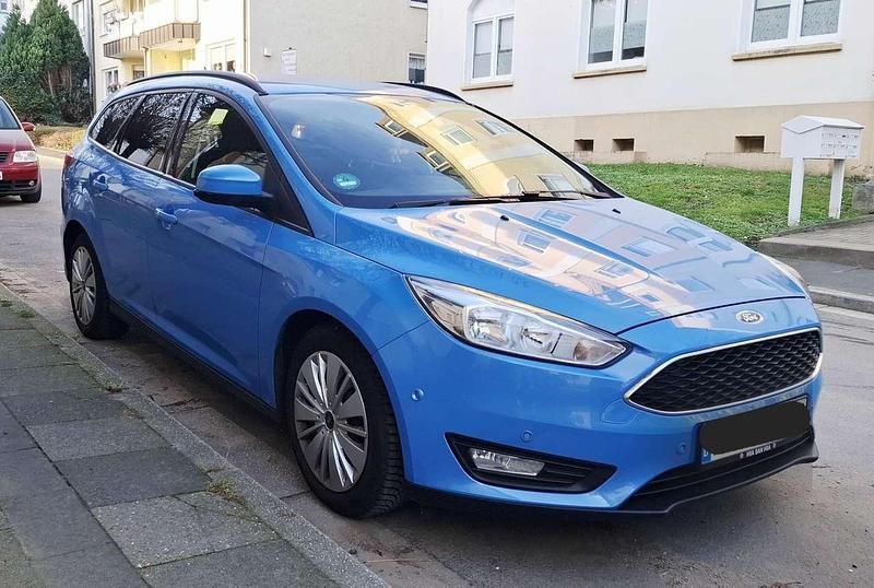 Blau Gebraucht 2016 Ford Focus Business Edition Kombi | 6.900 € (Fairer Preis) - Bild 1/4