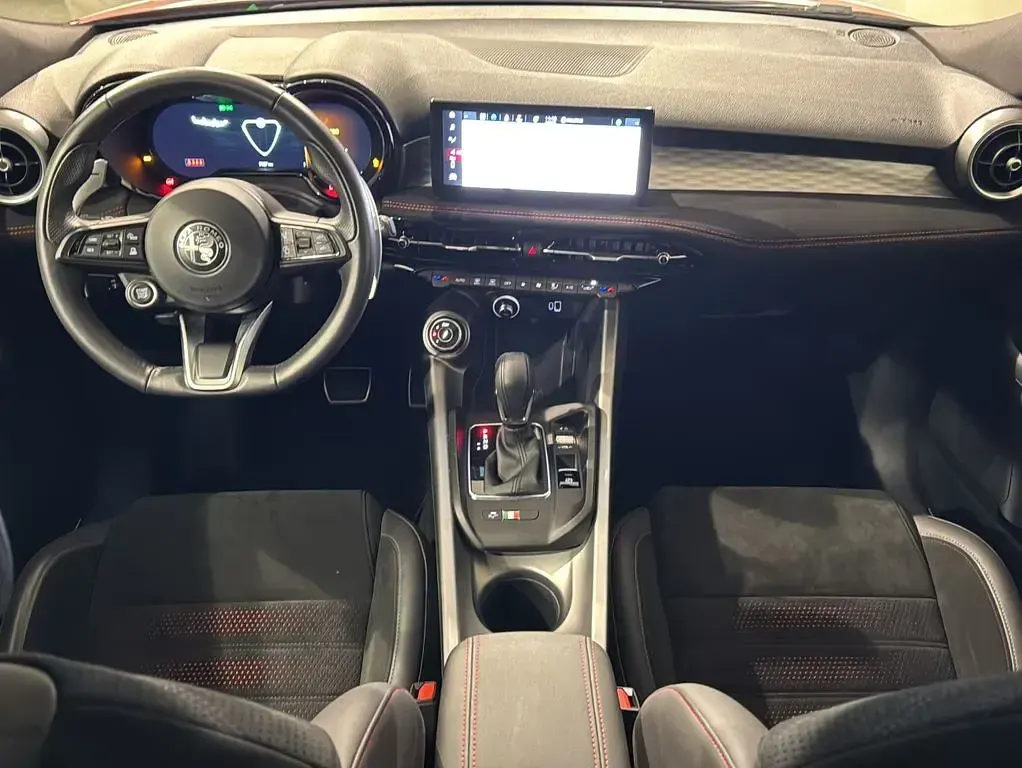 Gebraucht Alfa Romeo Tonale Veloce 160 PS (117 kW) 2023 Rot rosso alfa SUV