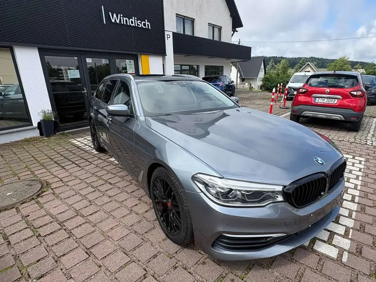 Gebraucht BMW 520 190 PS (139 kW) 2017 Bluestone metallic Kombi