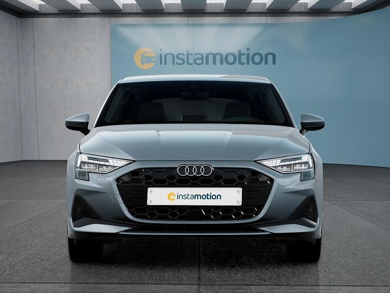 Gebraucht Audi A3 Sportback 116 PS (85 kW) 2024 Grau Kleinwagen
