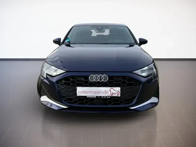 Używany Audi A3 Advanced Plus 150 KM (110 kW) 2024 Niebieski Sedan/Limuzyna
