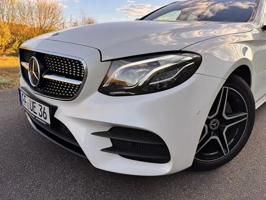 Gebraucht Mercedes E220 AMG 194 PS (142 kW) 2019 Weiß Kombi