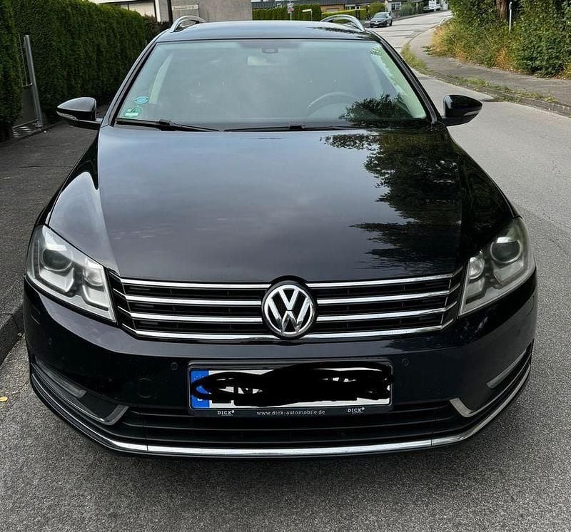 Schwarz Gebraucht 2014 VW Passat Edition Kombi | 7.997 € (Guter Preis) - Bild 1/4