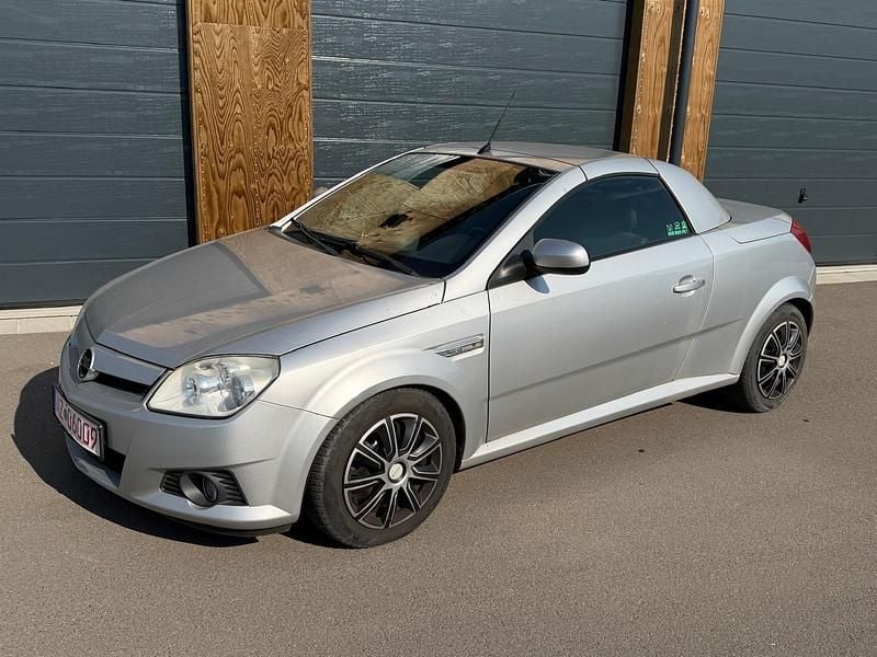 Gebraucht Opel Tigra 90 PS (66 kW) 2005 Silber Cabrio