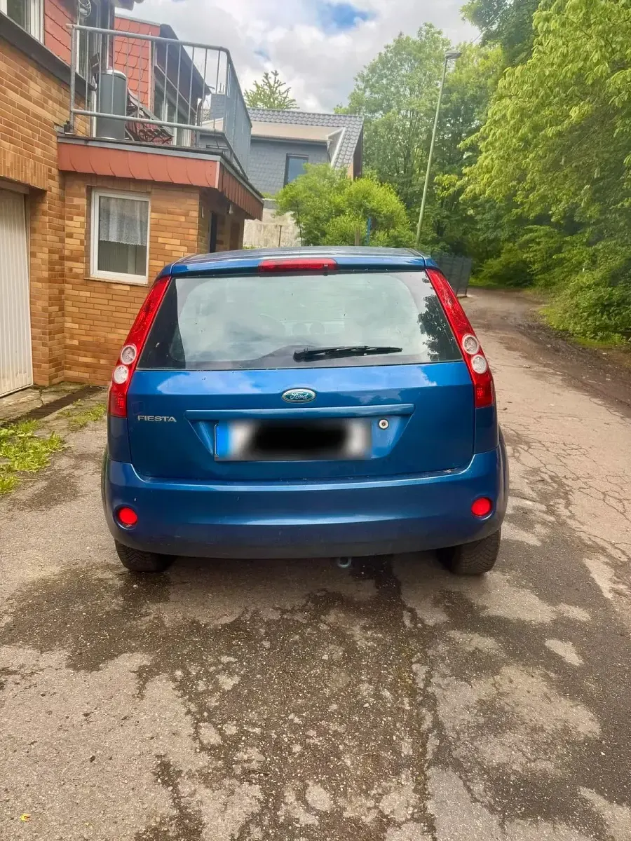 Gebraucht Ford Fiesta 69 PS (50 kW) 2008 Blau Kleinwagen