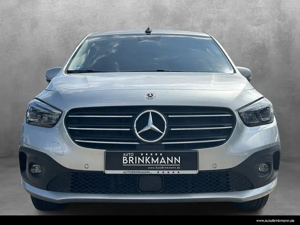 Gebraucht Mercedes T180 Progressive 131 PS (96 kW) 2025 Helvinsilber metallic Van / Kleinbus