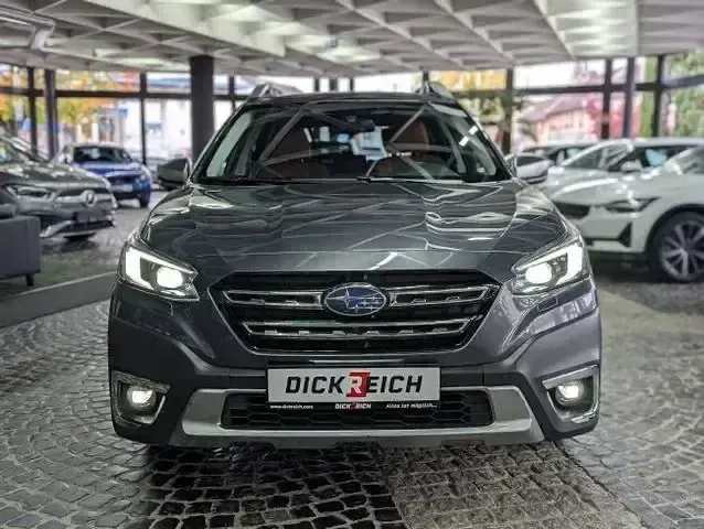 Gebraucht Subaru Outback Platinum 169 PS (124 kW) 2023 Grau metallic Kombi