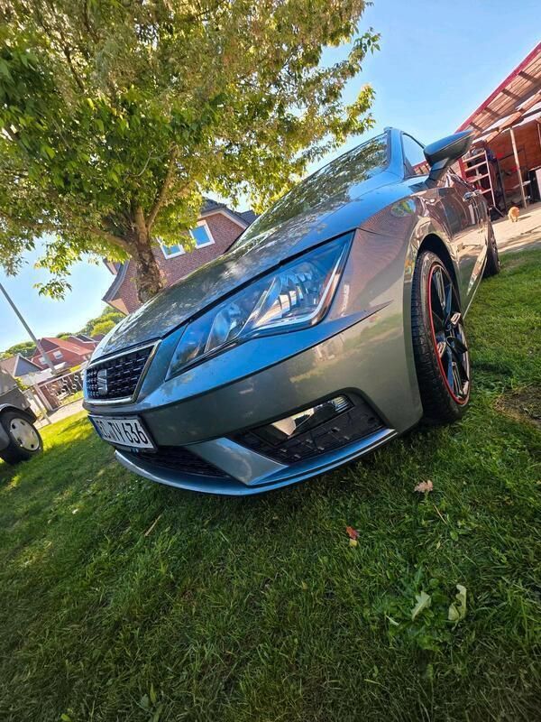 Grau Gebraucht 2017 Seat Leon Kombi | 8.500 € (Guter Preis) - Bild 1/4