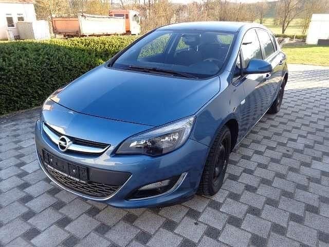 Gebraucht Opel Astra Selection 116 PS (85 kW) 2013 Azur blau (m2) Kleinwagen