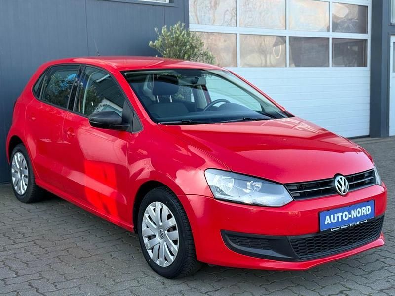 Rot Gebraucht 2010 VW Polo Comfortline Limousine | 5.490 € (Fairer Preis) - Bild 1/3