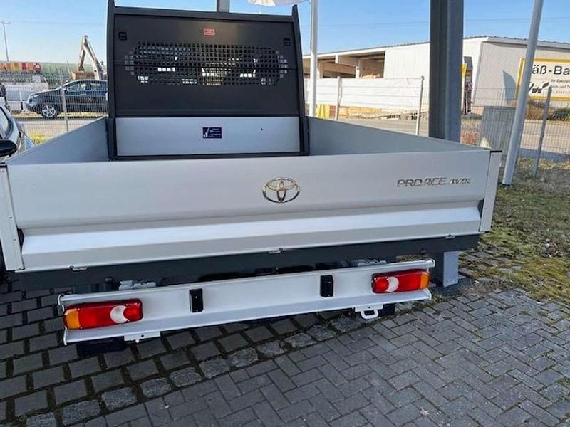 Neu Toyota Proace 140 PS (102 kW) 2025 Icy white Van / Kleinbus
