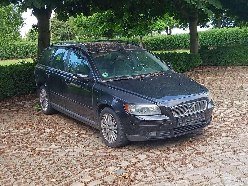Blau Gebraucht 2004 Volvo V50 Summum Kombi | 500 € (Superpreis) - Bild 1/3