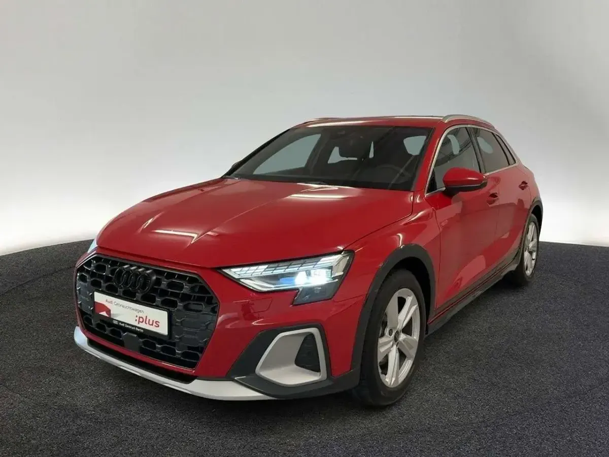 Gebraucht Audi A3 Ambiente 150 PS (110 kW) 2025 Progressivrot metallic Kombi