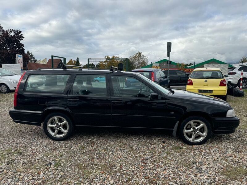 Schwarz Gebraucht 1997 Volvo V70 Kombi | 500 € (Superpreis) - Bild 1/4