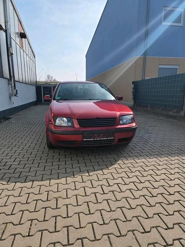 Gebraucht VW Bora 101 PS (74 kW) 1999 Rot Limousine
