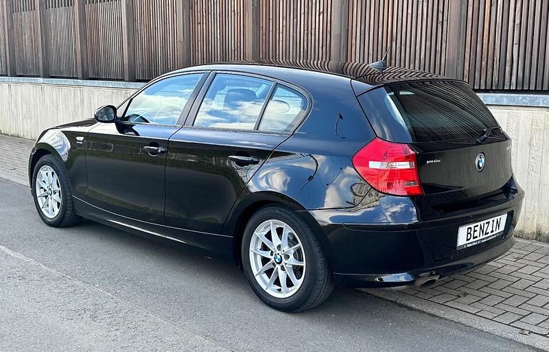 Gebraucht BMW 116 122 PS (89 kW) 2009 Schwarz Kleinwagen