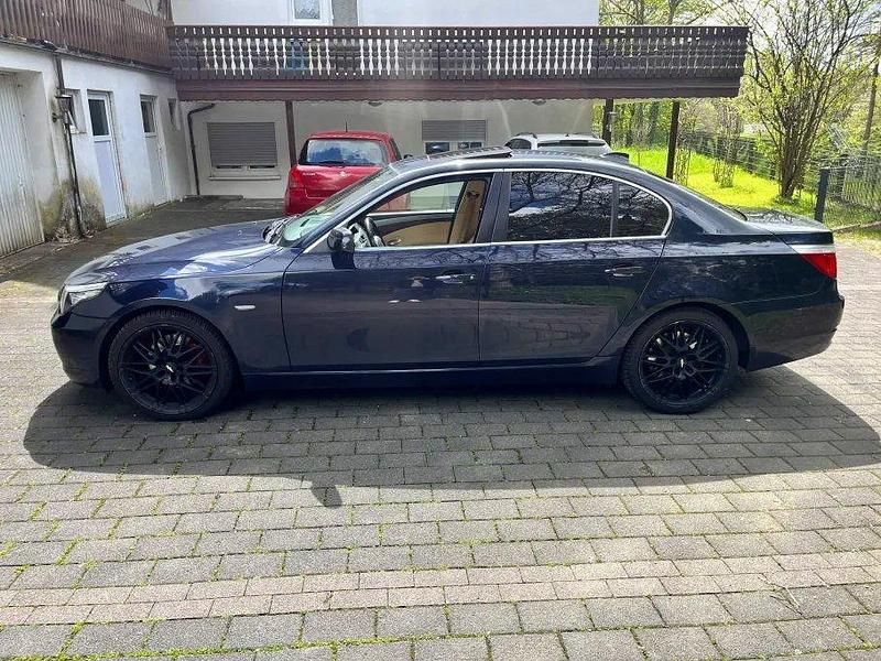 Gebraucht BMW 523 190 PS (139 kW) 2009 Blau Limousine