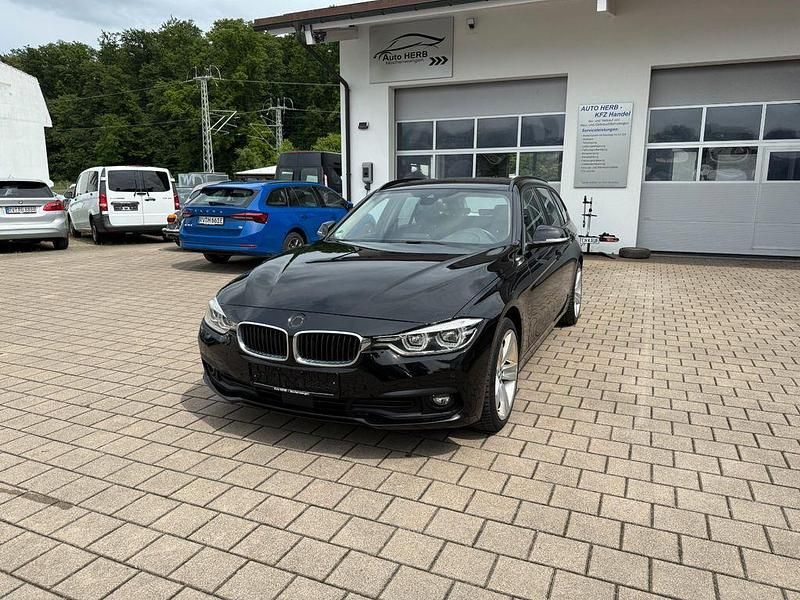 Schwarz Gebraucht 2018 BMW 320 Advantage Kombi | 15.500 € (Guter Preis) - Bild 1/4
