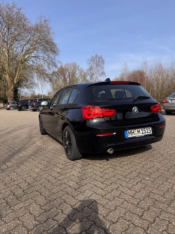 Gebraucht BMW 116 Advantage 116 PS (85 kW) 2016 Schwarz Kleinwagen