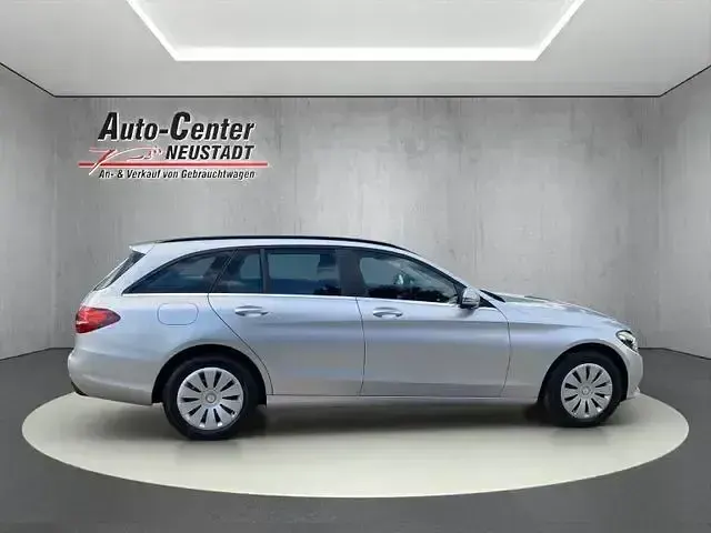 Second-hand Mercedes C180 184 CP (135 kW) 2015 Argintiu Break