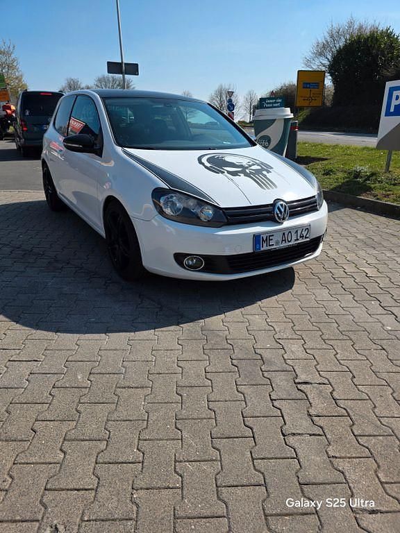Gebraucht VW Golf VI Team 80 PS (58 kW) 2009 Weiß Kleinwagen