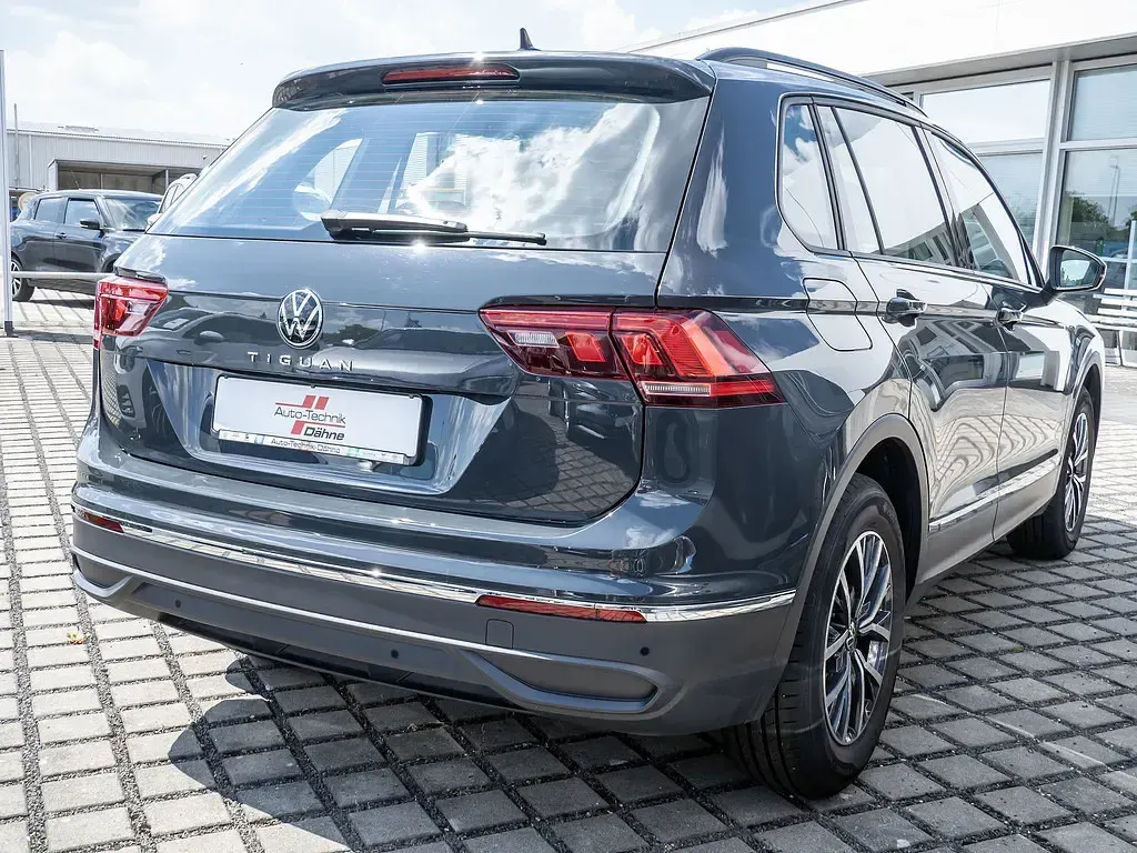Gebraucht VW Tiguan Life 150 PS (110 kW) 2022 Grau SUV