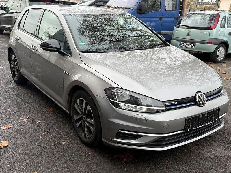 Tungsten silver Gebraucht 2019 VW Golf IQ Drive Limousine | 13.799 € (Guter Preis) - Bild 1/4