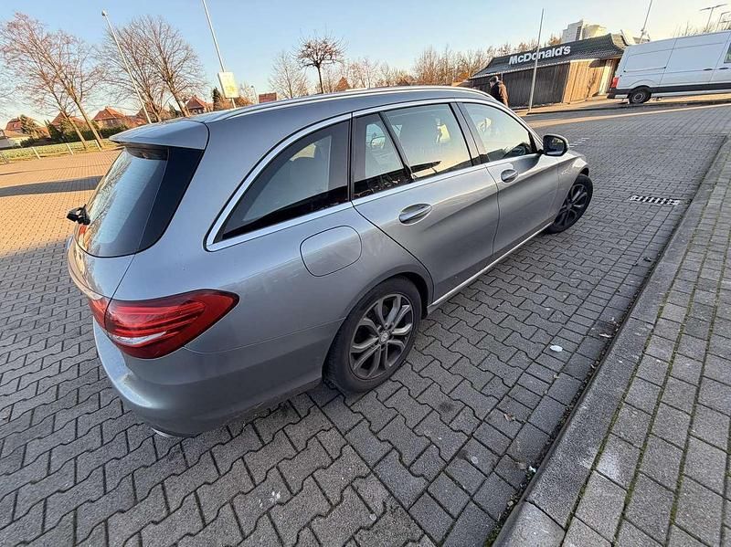Gebraucht Mercedes C200 Avantgarde 136 PS (100 kW) 2016 Kombi