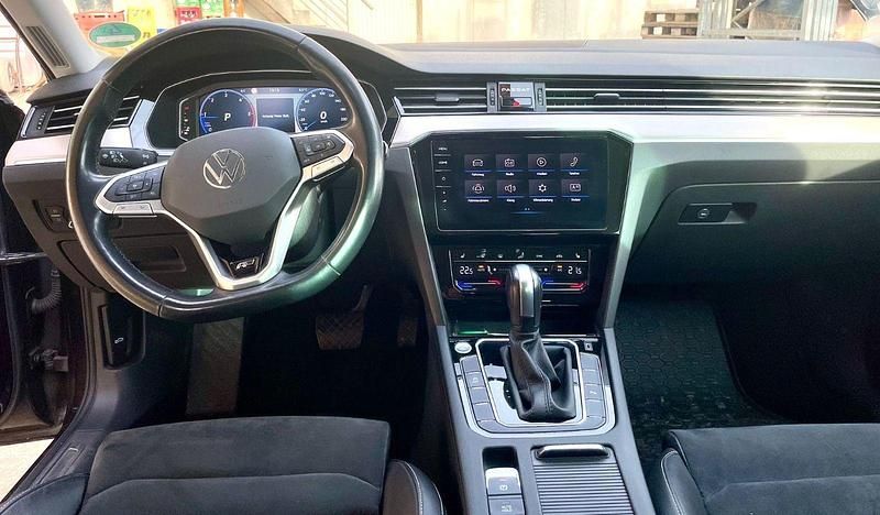 Gebraucht VW Passat Elegance 200 PS (147 kW) 2020 Grau Kombi
