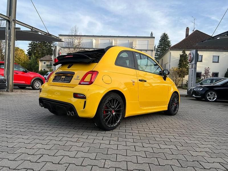 Gebraucht Abarth 595C Competizione 179 PS (131 kW) 2021 Modena gelb metallic Cabrio