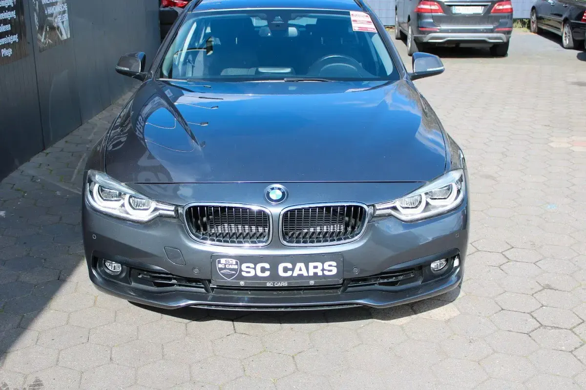 Gebraucht BMW 320 Advantage 184 PS (135 kW) 2017 Grau Kombi
