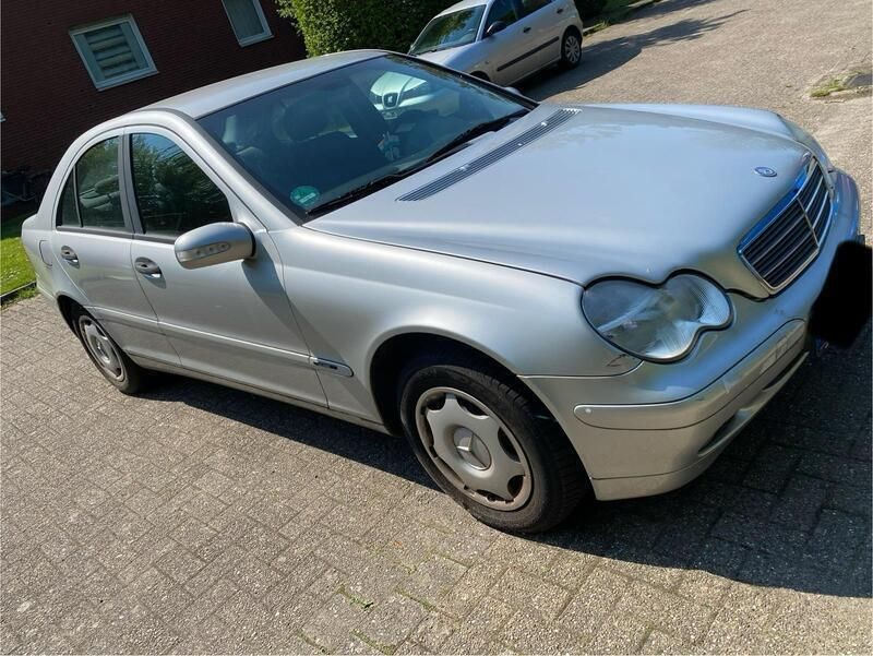 Silber Gebraucht 2001 Mercedes C180 Limousine | 1.500 € - Bild 1/4