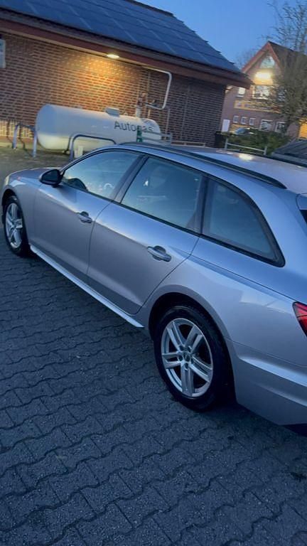 Gebraucht Audi A4 Comfort 190 PS (139 kW) 2019 Grau Limousine