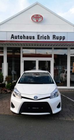 Gebraucht Toyota Yaris Hybrid 75 PS (55 kW) 2012 Weiß Limousine